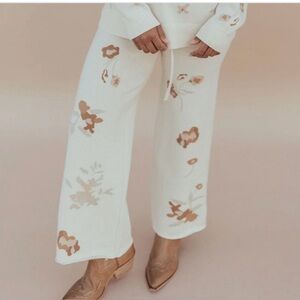 Tea n Rose sweater pants. New with tags